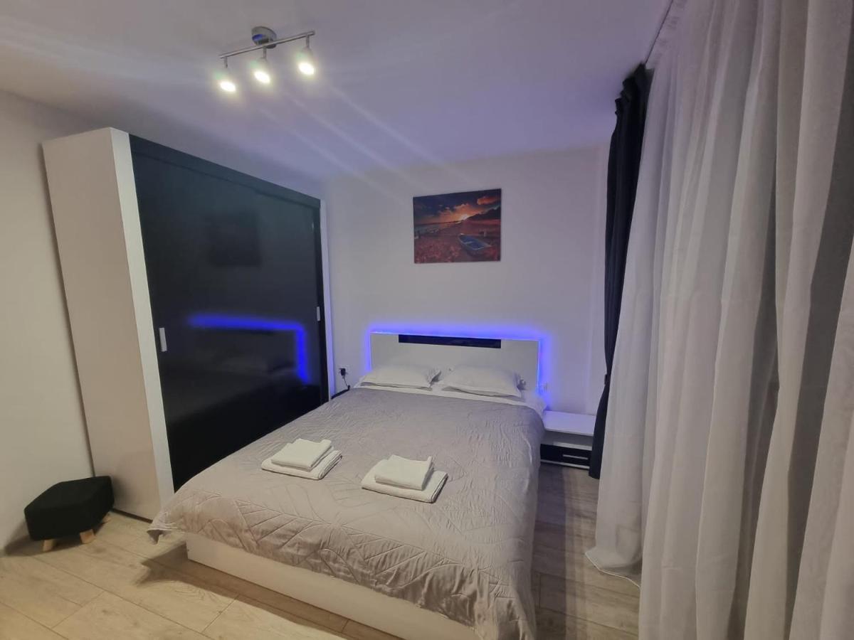 Dreams Escape 2 Apartment Craiova Bagian luar foto